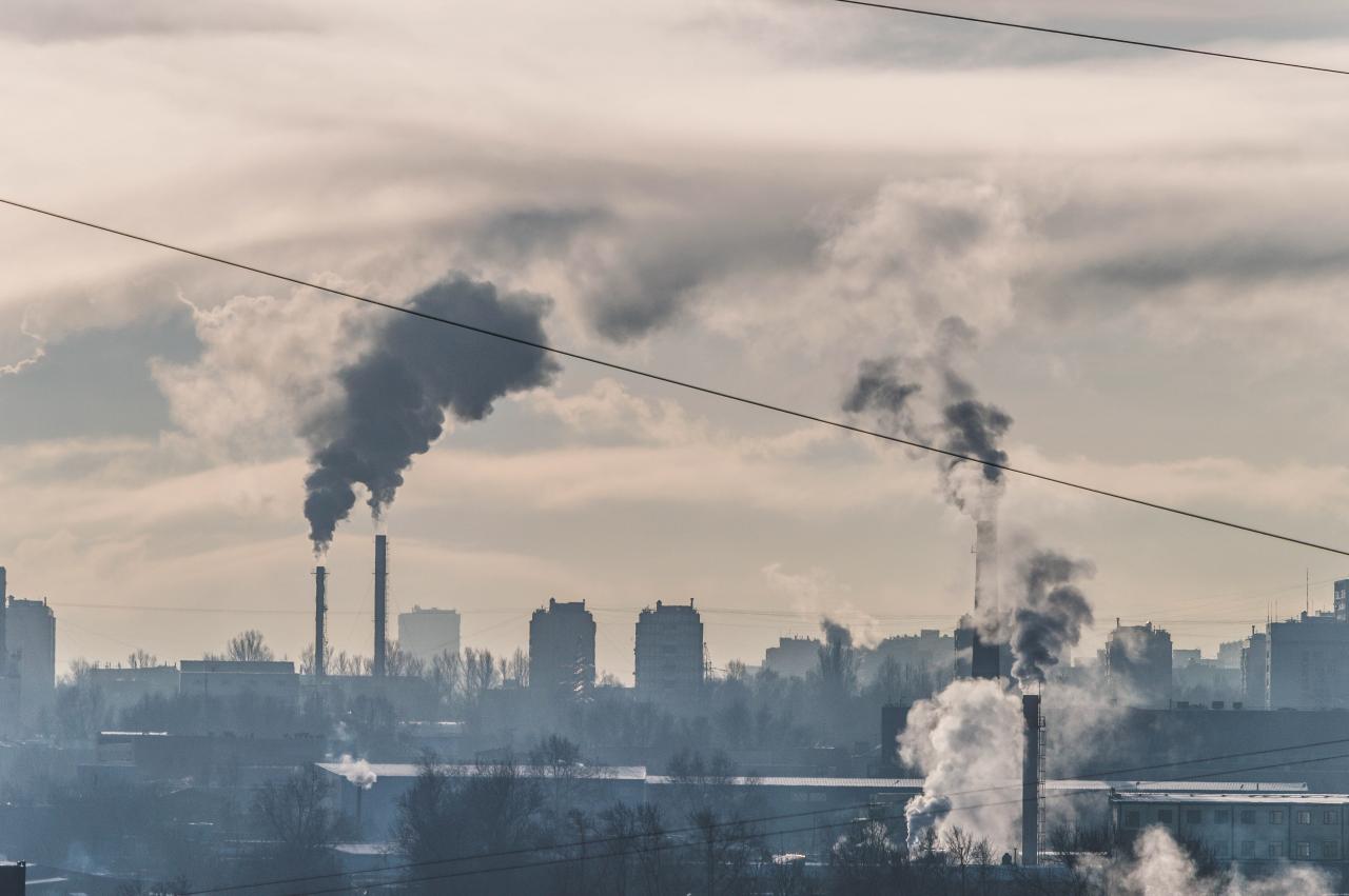 Национальный центр экспертизы выявил превышение загрязнителей в воздухе Алматы